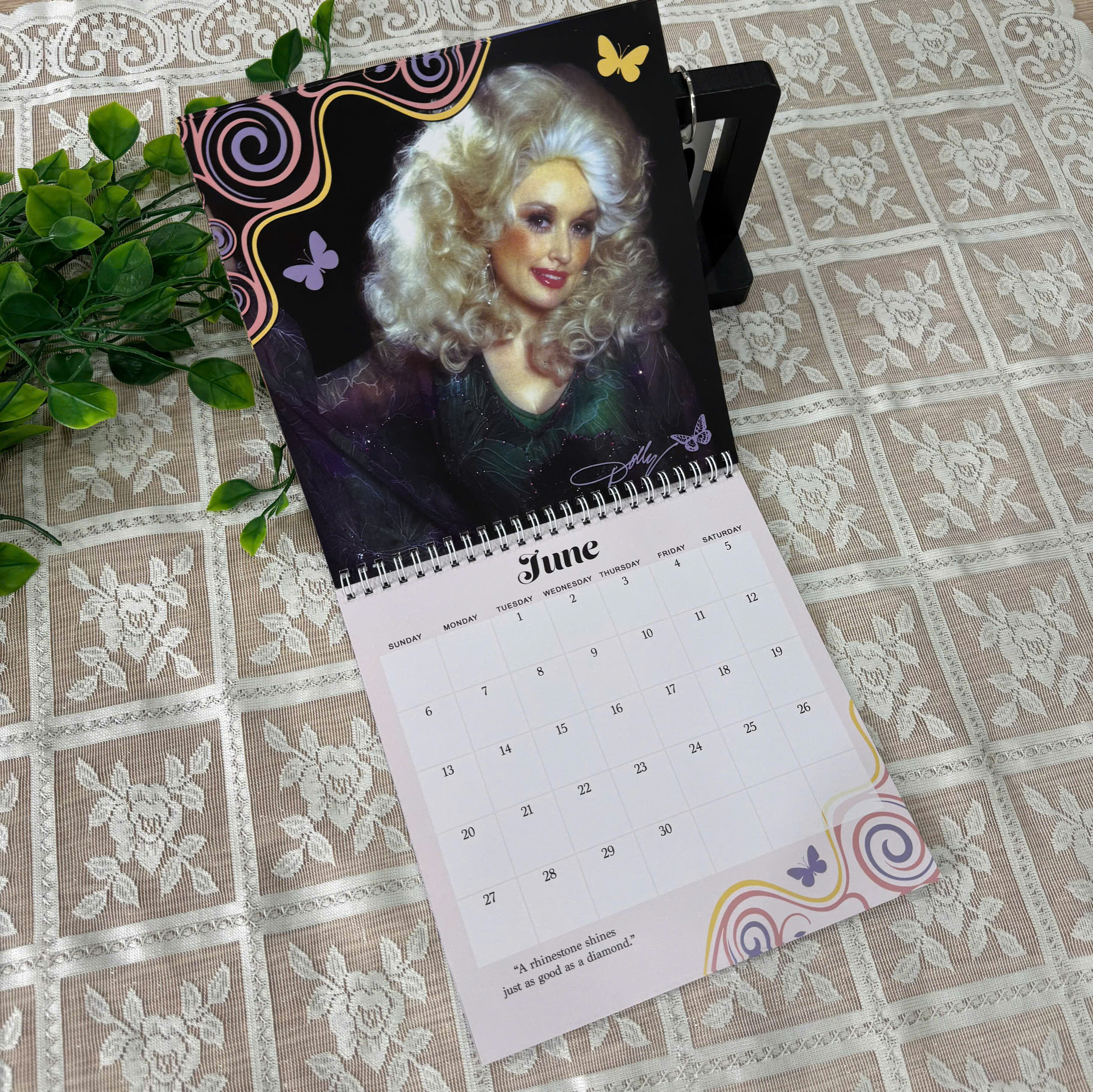 4T - Dolly Parton 2027 Calendar, 1946-2026