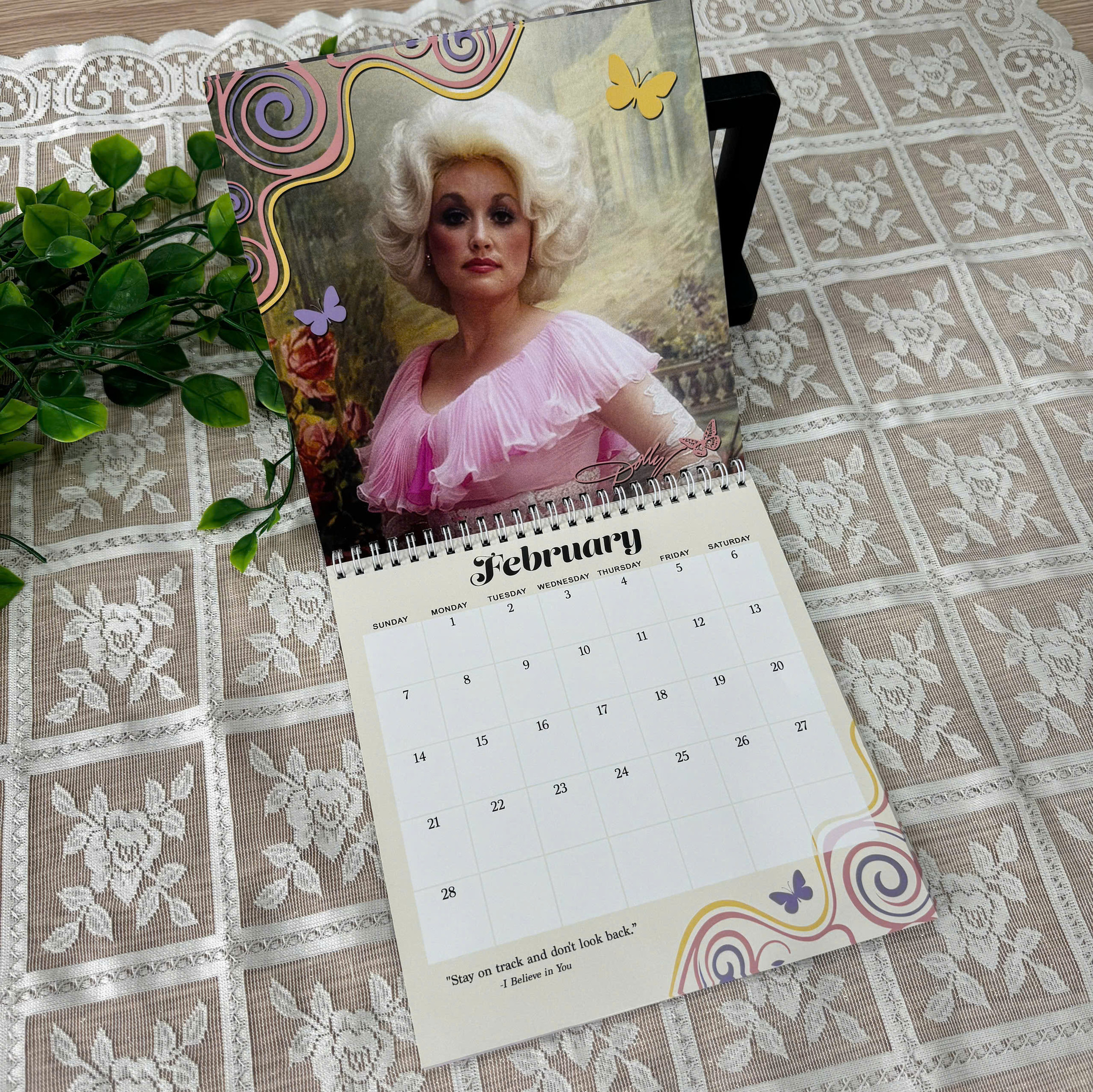 4T - Dolly Parton 2027 Calendar, 1946-2026