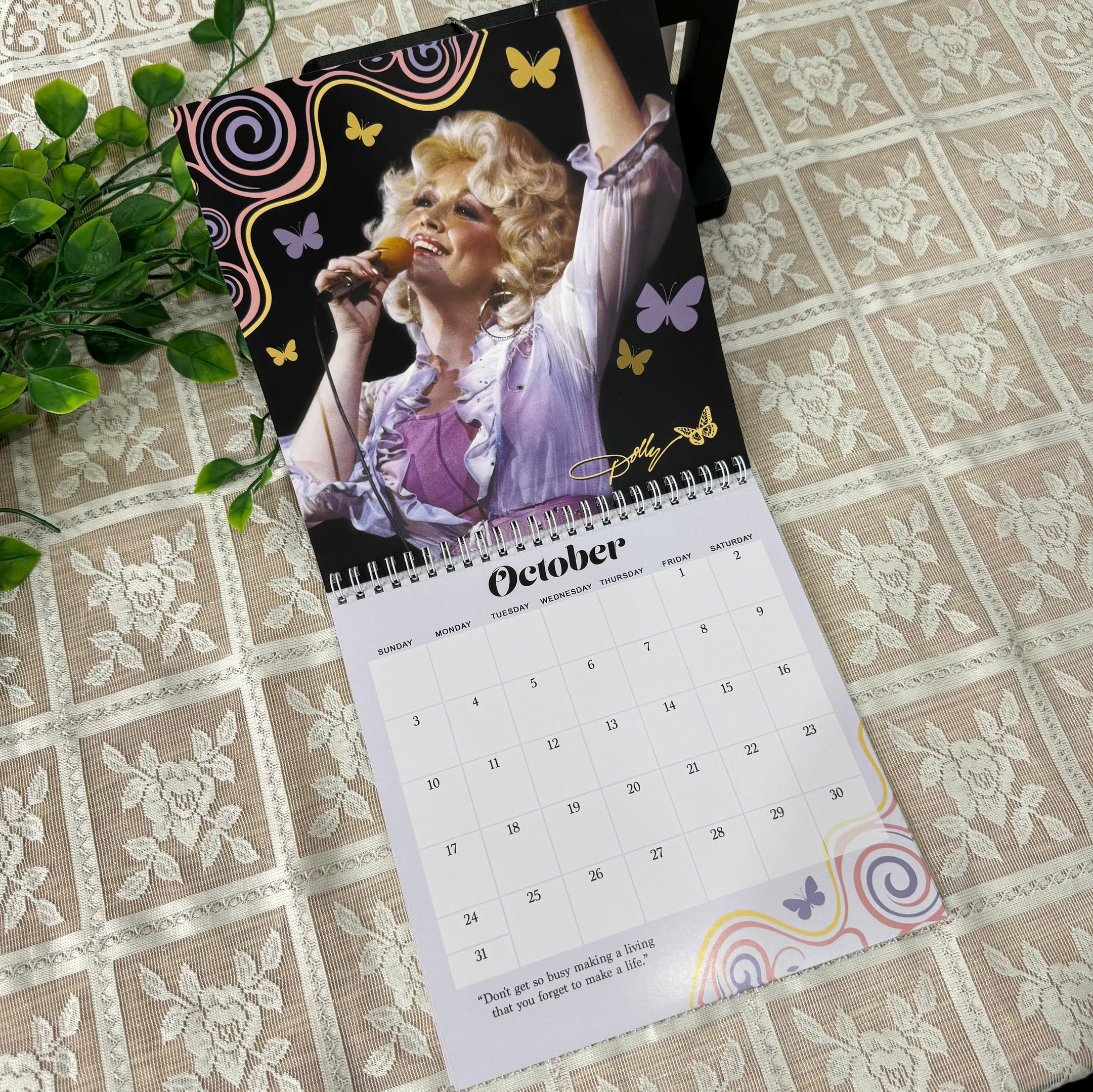 4T - Dolly Parton 2027 Calendar, 1946-2026