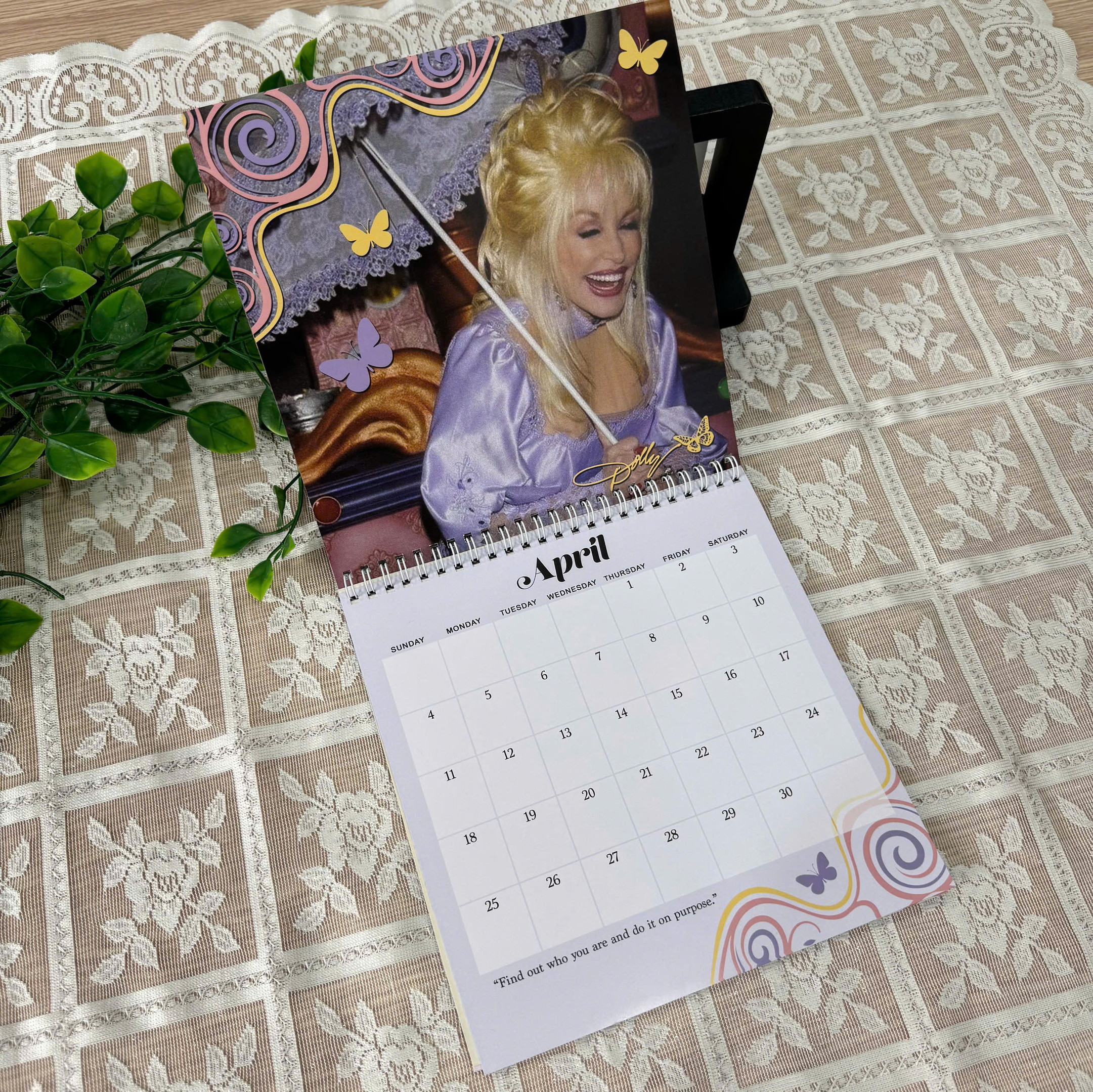 4T - Dolly Parton 2027 Calendar, 1946-2026