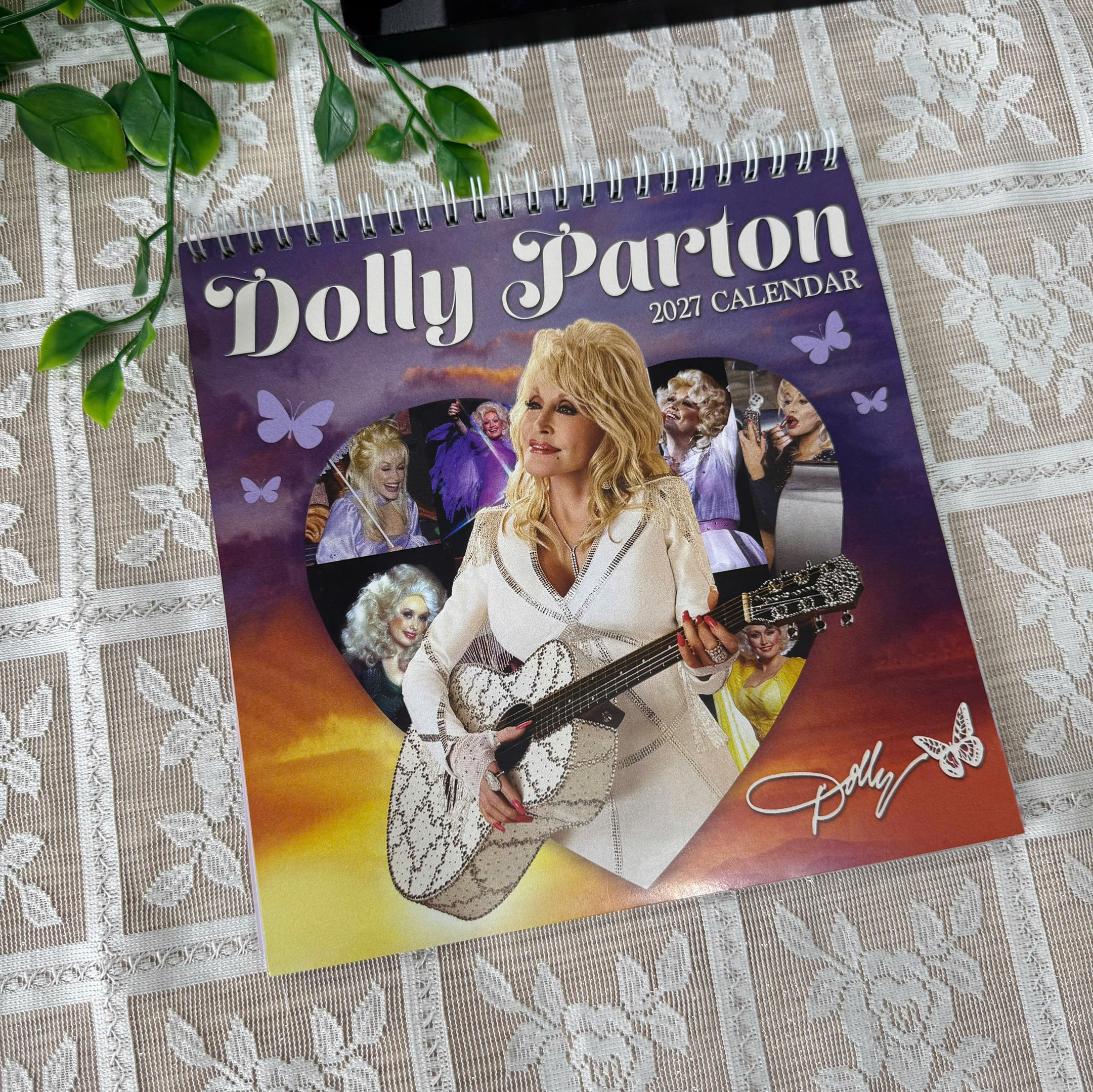 4T - Dolly Parton 2027 Calendar, 1946-2026
